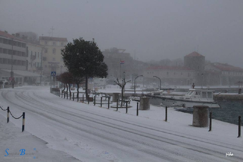 Snjeg nije zaobišao ni Senj 