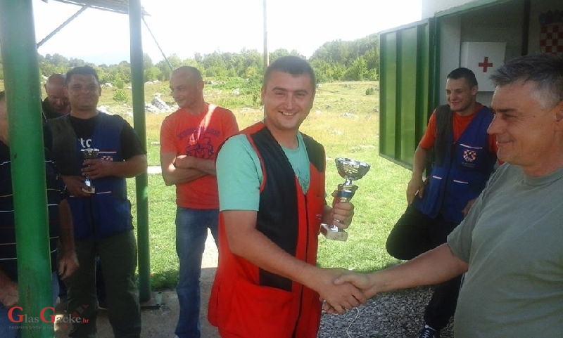 LU "Orao" iz Dabra povodom Sv.Mihovila organizirala turnir u gađanju glinenih meta 