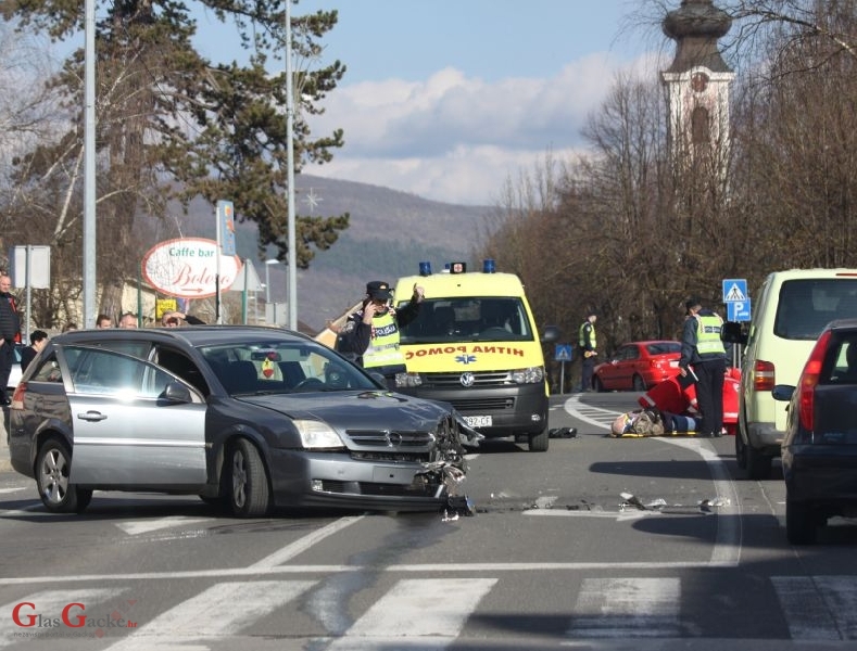 Nastradao motociklist prilikom pretjecanja vozila