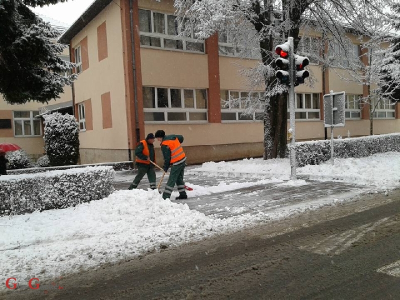 Prvi ovogodišnji snijeg u Gackoj