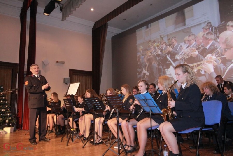 Božićno-novogodišnji koncert puhačkog orkestra DVD-a Otočac 
