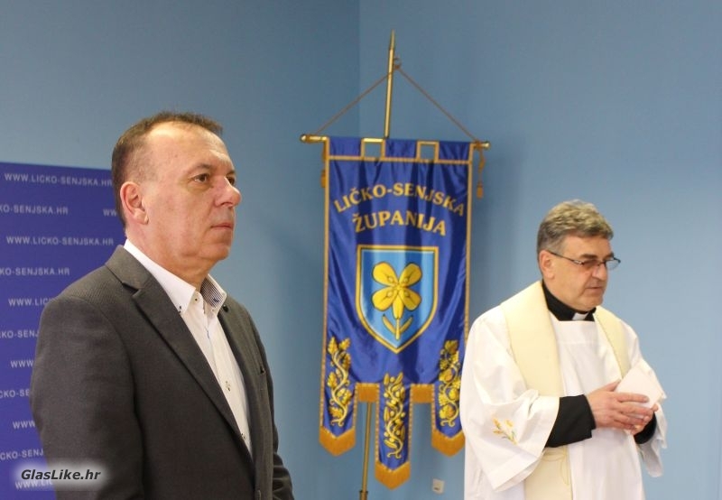 Mons.Čančar blagoslovio djelatnike i zgradu Županije 