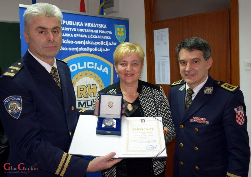 U PU ličko-senjskoj svečano uručena odlikovanja Spomenica domovinske zahvalnosti i zahvalnice