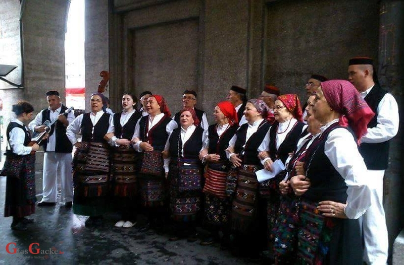 Lička pučka sveta misa povodom 200 godina župe Široka Kula uz prijatelje iz Sinca