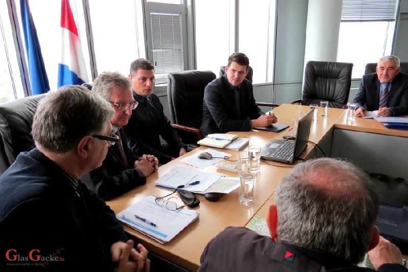 Državni tajnik Čikotić s predstavnicima Grada Otočca i struke o projektu hidroenergetskog sustava Kosinj-Senj