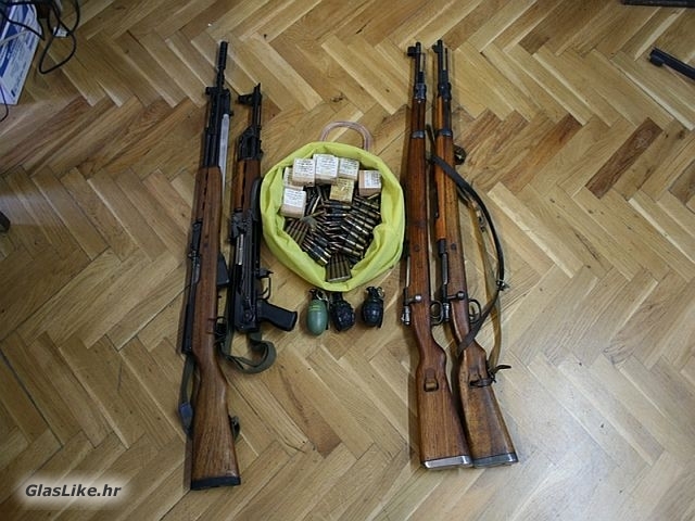 Gospićanin predao dvije puške i 343 komada streljiva 