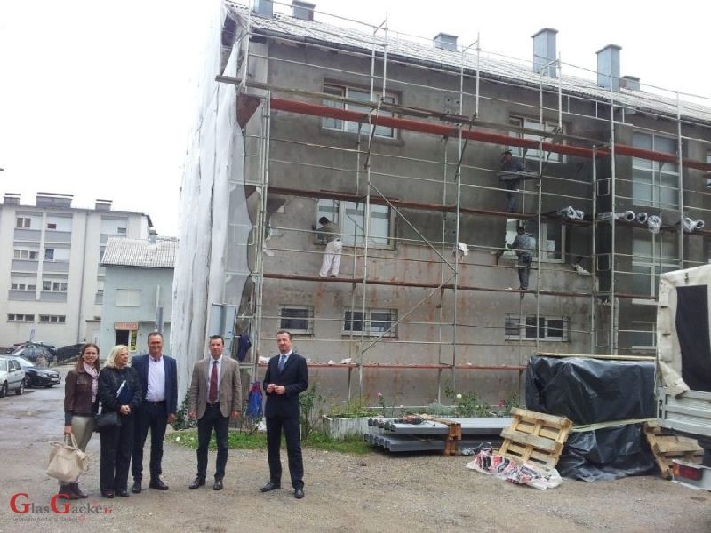 Korenica uskoro bogatija za veći broj obnovljenih stanova 