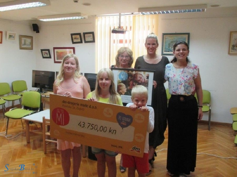 Donacija dm-a osigurala računala članovima Gradske knjižnice Senj 