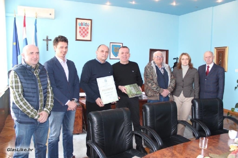 Župan Kolić upriličio prijam za članove Lovačkog društva "Lika" Gospić 