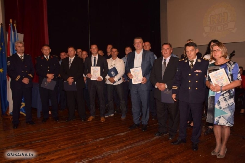 U Gospiću obilježen Dan policije u Policijskoj upravi ličko-senjskoj U Gospiću obilježen Dan policije u Policijskoj upravi ličko-senjskoj