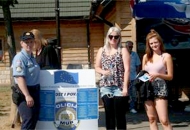 Policija turistima dijelila letke o samozaštiti Policija turistima dijelila letke o samozaštiti