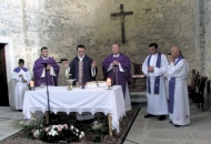 Dok su jedni nad žrtvama slavili, drugi su molili Dok su jedni nad žrtvama slavili, drugi su molili