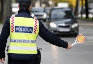 Čak 21 prometna, 11 svađa i tuča, 4 nedozvoljena glisiranja Čak 21 prometna, 11 svađa i tuča, 4 nedozvoljena glisiranja