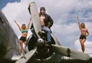 RAZBIJAČI ČAŠA snimili spot za singl "SEX BOMBA" RAZBIJAČI ČAŠA snimili spot za singl "SEX BOMBA"