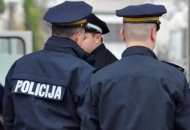 Fizički napali policijske službenike 