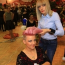 Revija frizura pravi hit Božićnog sajma 