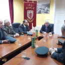 Zapovjednici 133.brigade HV Otočac na prijamu kod gradonačelnika Kostelca 