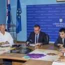 „Lici ja se divim, kroz pjesmu je veličam jer blagoslov je ona Božji naroda mog hrvatskog!“ 