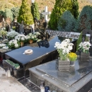 Polaganjem vijenaca i paljenjem svijeća obilježen blagdan Svi svetih