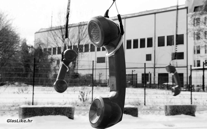 Pa se ti prijeti telefonom!