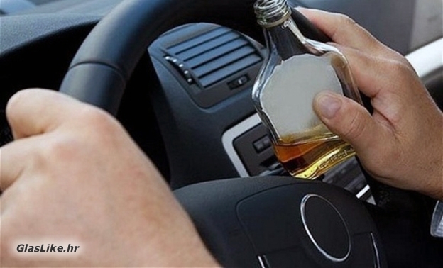 Dvije prometne, brze vožnje i ponešto alkohola