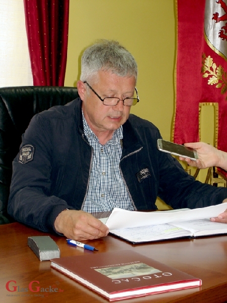 Ni luk jeli, ni luk mirisali - a hvale se