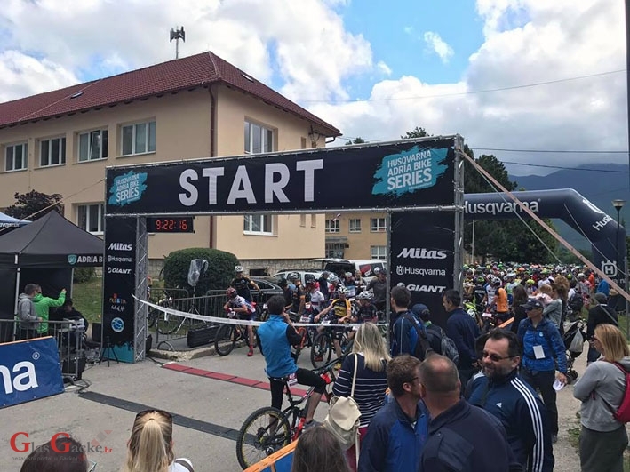 Nekoliko motiva sa starta Adria Bike Maratona Plitvice