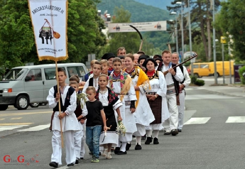 U pet popodne počinje 18. Smotra folklora u Otočcu