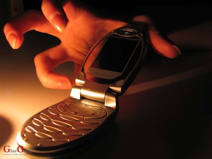 Čuvajte mobitele, torbice, dokumente ...