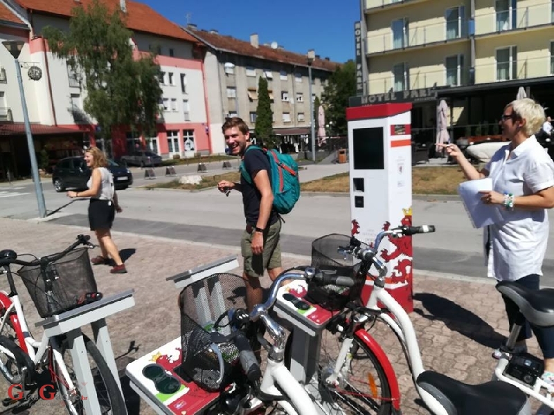 Info-punkt u Otočcu danas radi punom parom