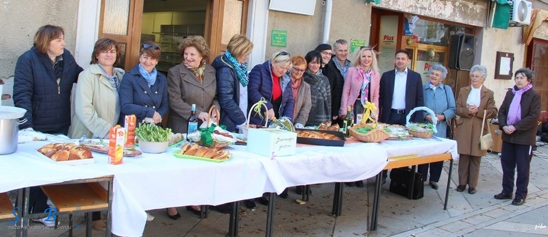 Uskršnji doručak na Pavlinskom trgu