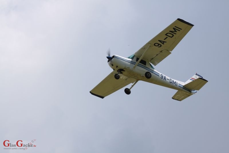 Natjecanje u preciznom slijetanju aviona na Aerodromu Otočac 