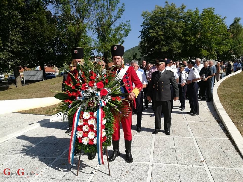 Položeni vijenci u povodu Dana pobjede i domovinske zahvalnosti i Dana hrvatskih branitelja