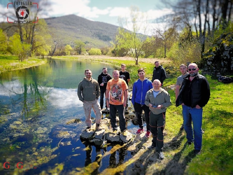 Fotoklub Otočac ugostio članove Fotokluba "Tražilo" iz Senja