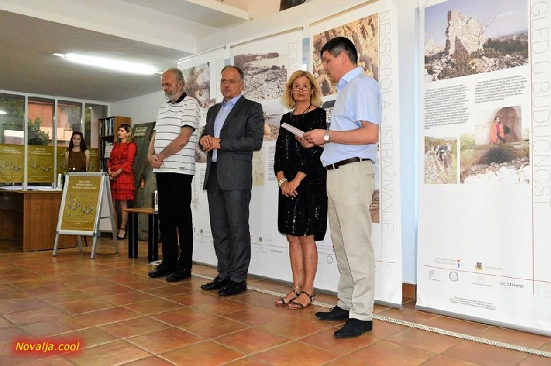 U Gradskom muzeju Novalja otvorena je izložba „Zlato i srebro srednjeg vijeka u Arheološkom muzeju Zadar“.