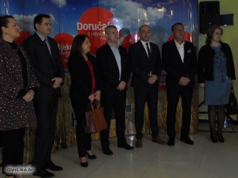 Doručak s hrvatskih farmi u Gospiću