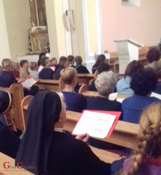 Udruženi zbor Gospićko-senjske biskupije u župnoj crkvi u Otočcu