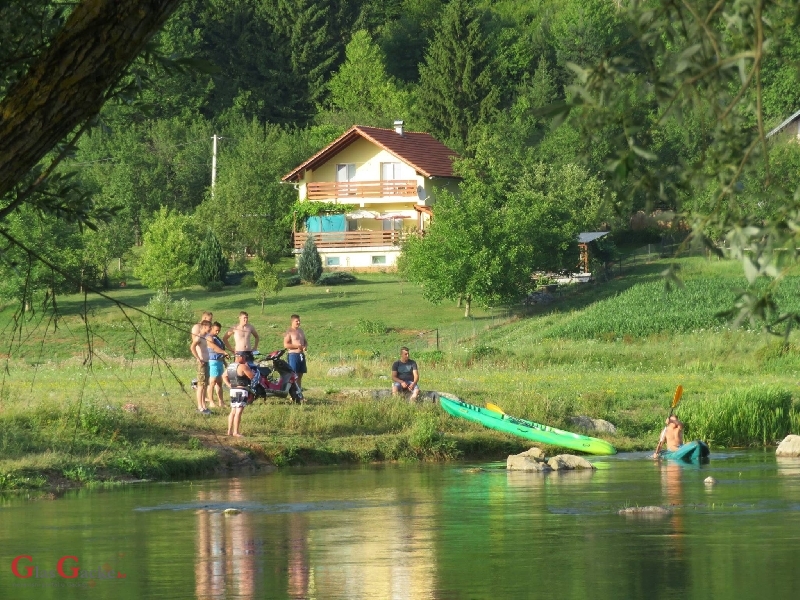 Krcata plaža u Prozoru!