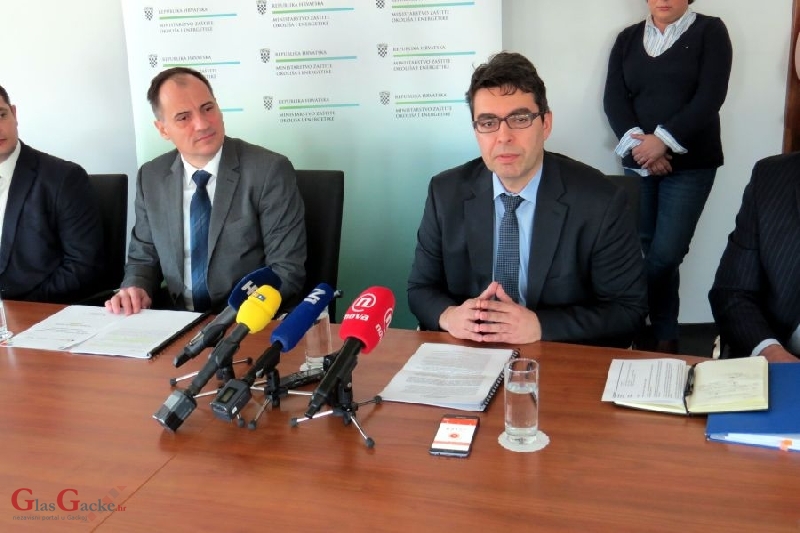 Osnovana Radna skupina za rješavanje problema prekomjerne posjećenosti i izgradnje u NP Plitvička jezera
