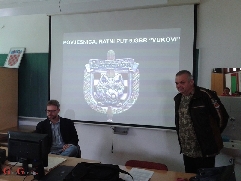 Učenici slušali o ratnom putu Vukova