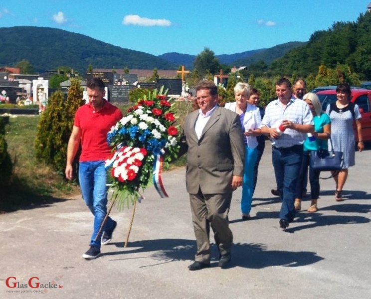 Polaganje vijenaca povodom Dana Općine Brinje 