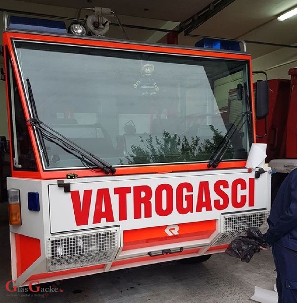 Dan otvorenih vrata DVD-a Brinje i prezentacija novo nabavljenog vozila doniranog iz Austrije 