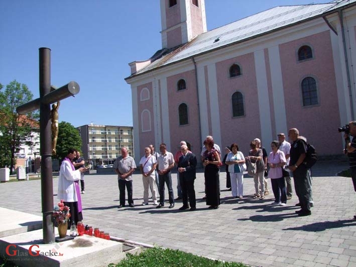 HAZUD u Otočcu - sjećanje na tzv. Dan ustanka u Srbu HAZUD u Otočcu - sjećanje na tzv. Dan ustanka u Srbu