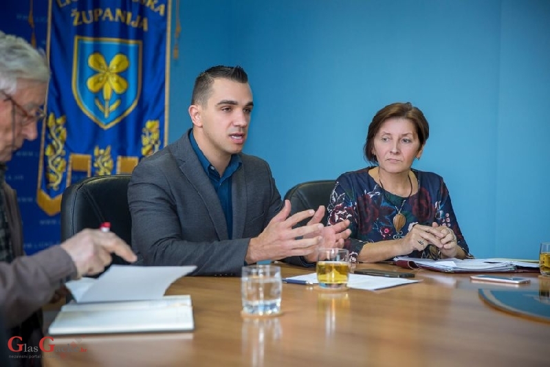 Predstavljen javni rad jedinstvenog programa aktivacije nezaposlenih osoba  Predstavljen javni rad jedinstvenog programa aktivacije nezaposlenih osoba