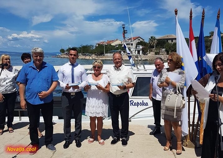 Putnička brodica “Maslina” međužupanijska brodska linija koja spaja otoke Rab i Pag