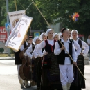 Evo i slik s parade prije smotre folklora u Otošcu