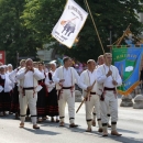 Evo i slik s parade prije smotre folklora u Otošcu