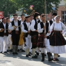 Evo i slik s parade prije smotre folklora u Otošcu
