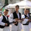 Evo i slik s parade prije smotre folklora u Otošcu