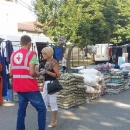 Djelatnici CK Otočac dijelili lepeze sa zdravstvenim preporukama kako se zaštititi od vrućina